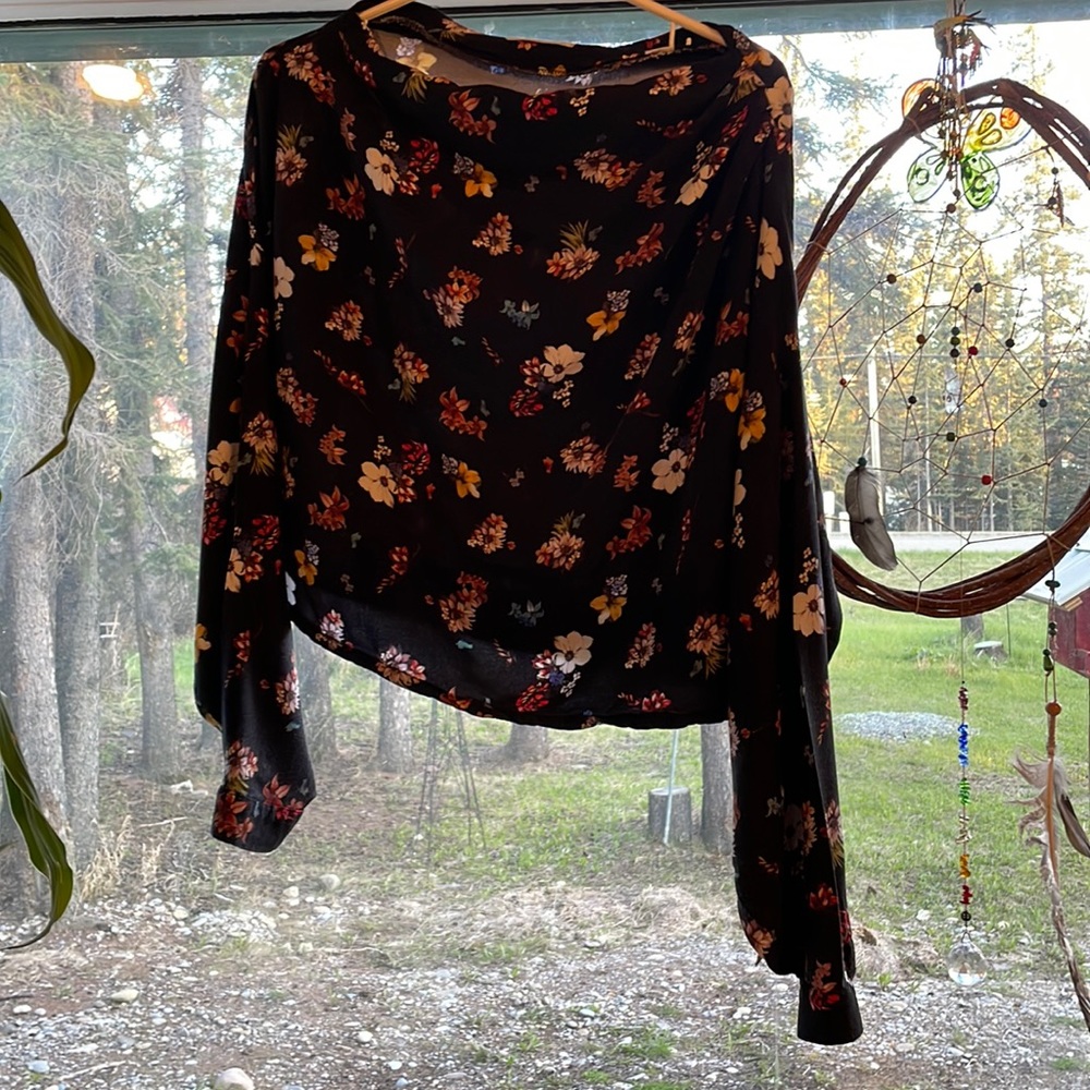 Floral crop top with long sleeves - Picture 1 of 5